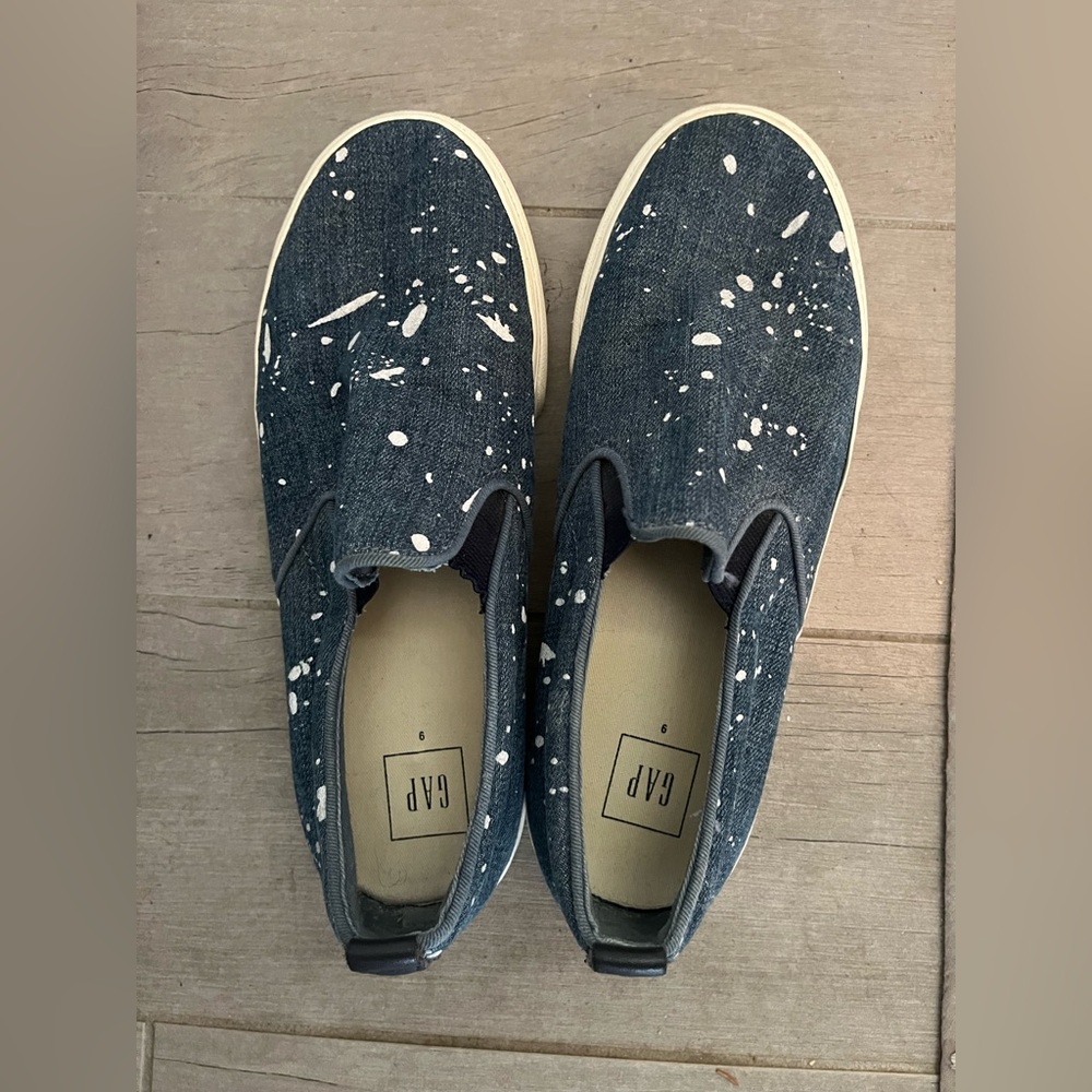 Women’s denim paint splattered deck shoes. Gap size 9.